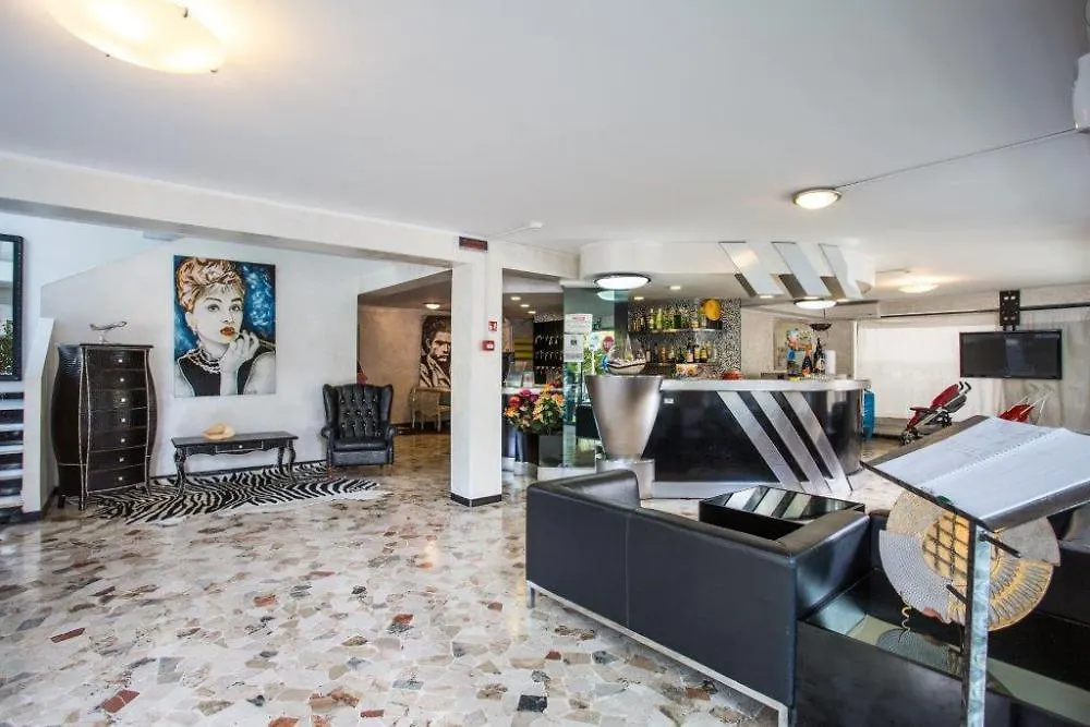 Hotel Hollywood Riccione 2*,  Italy