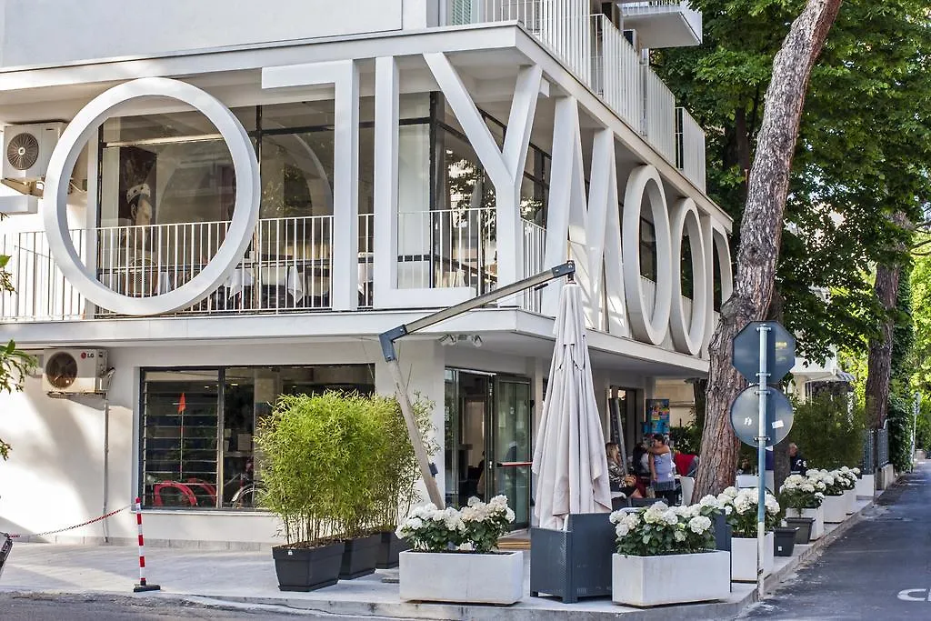 Hotel Hollywood contacts