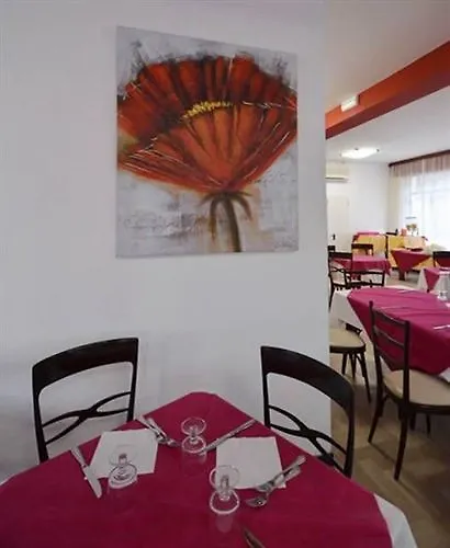Hotel Hollywood Riccione 2*,  Italy