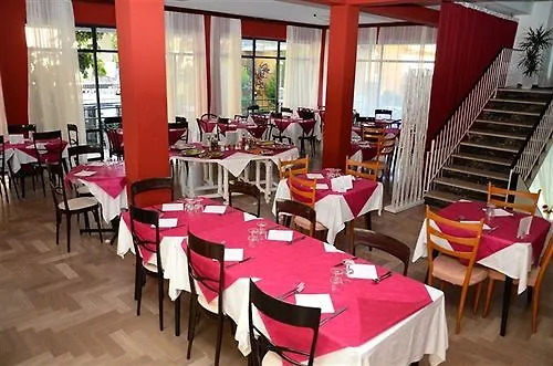 ריצ'יונה Hotel Hollywood